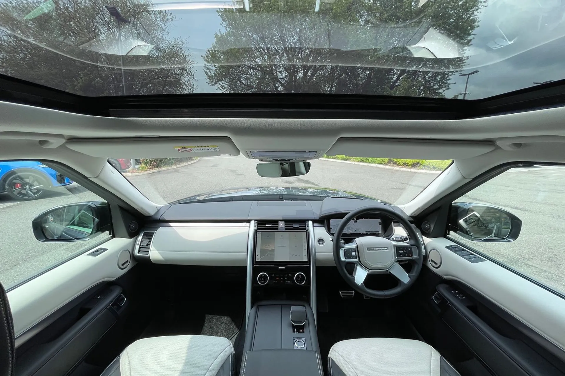 LAND ROVER DISCOVERY thumbnail image number 3