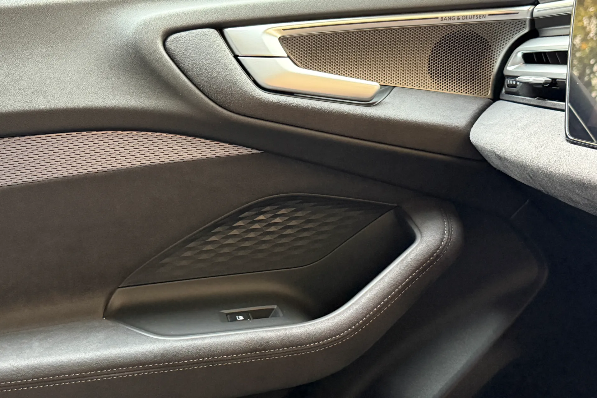 Audi A5 thumbnail image number 24