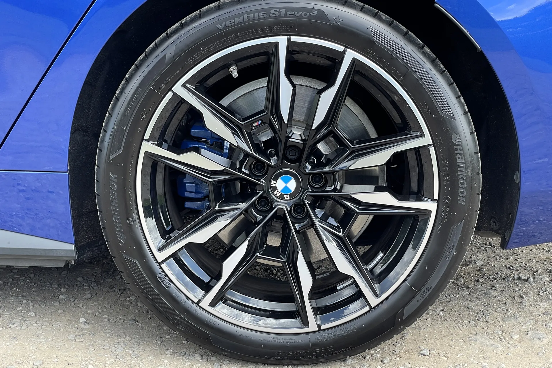 BMW I4 thumbnail image number 6