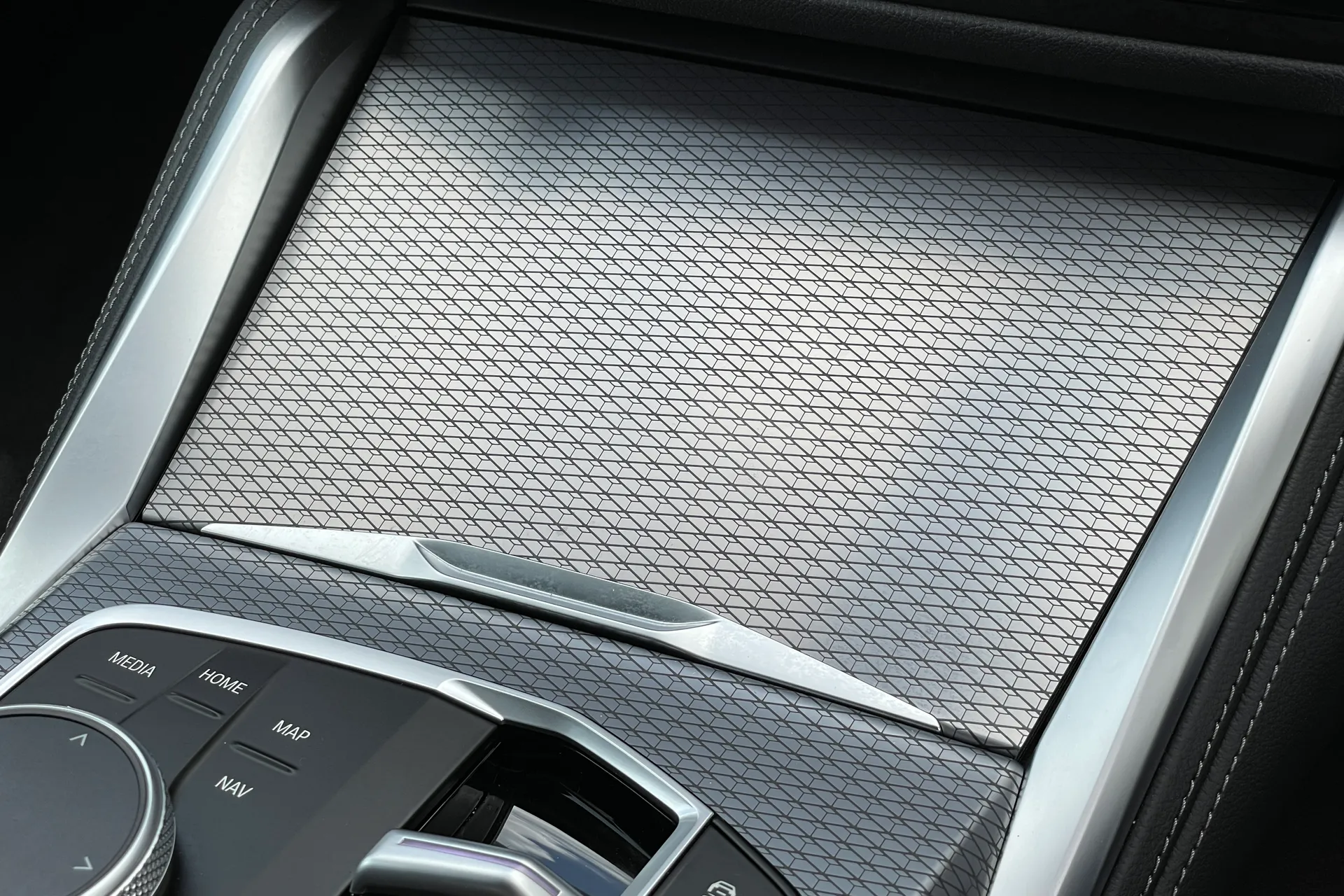BMW I4 thumbnail image number 22