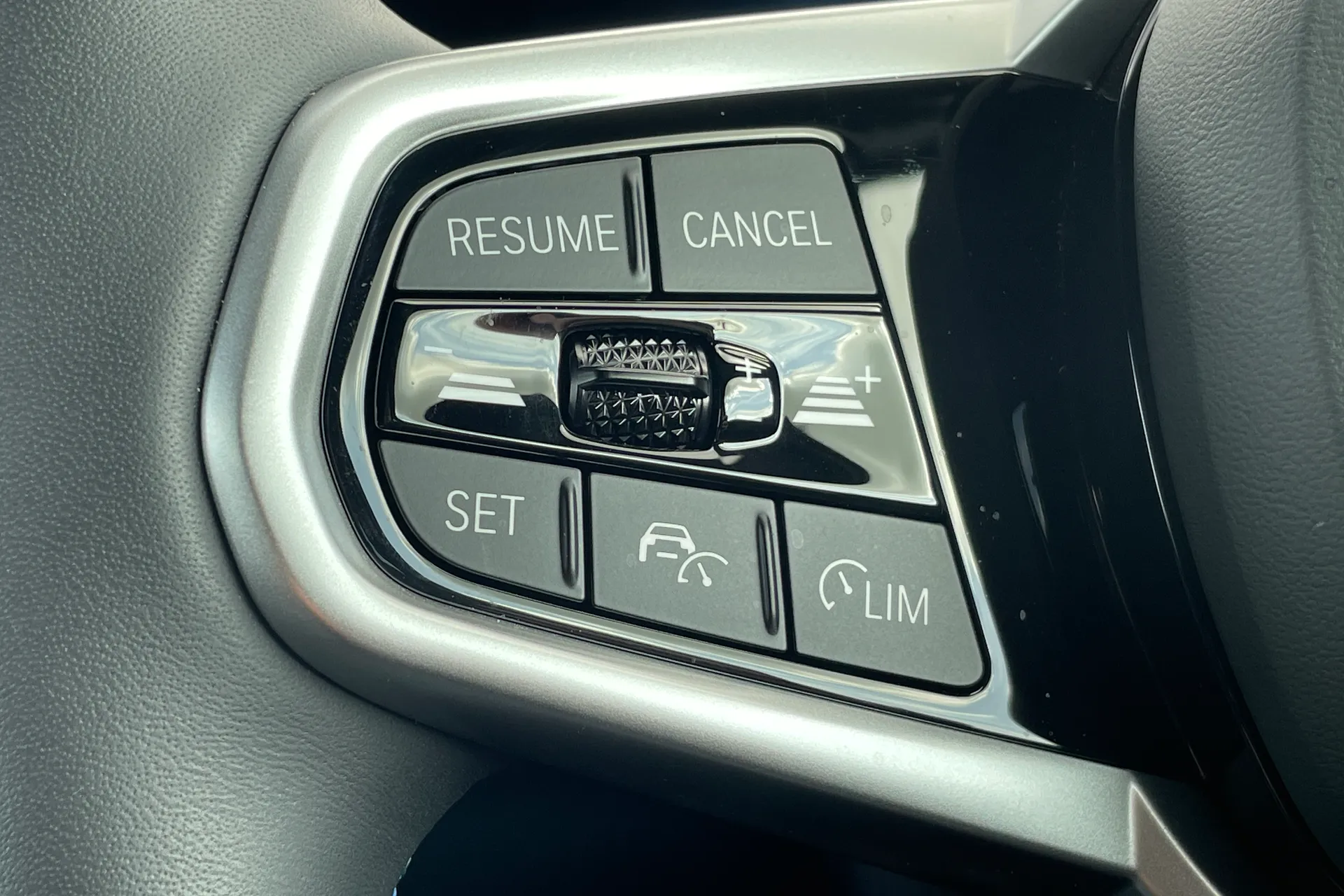 BMW I4 thumbnail image number 53