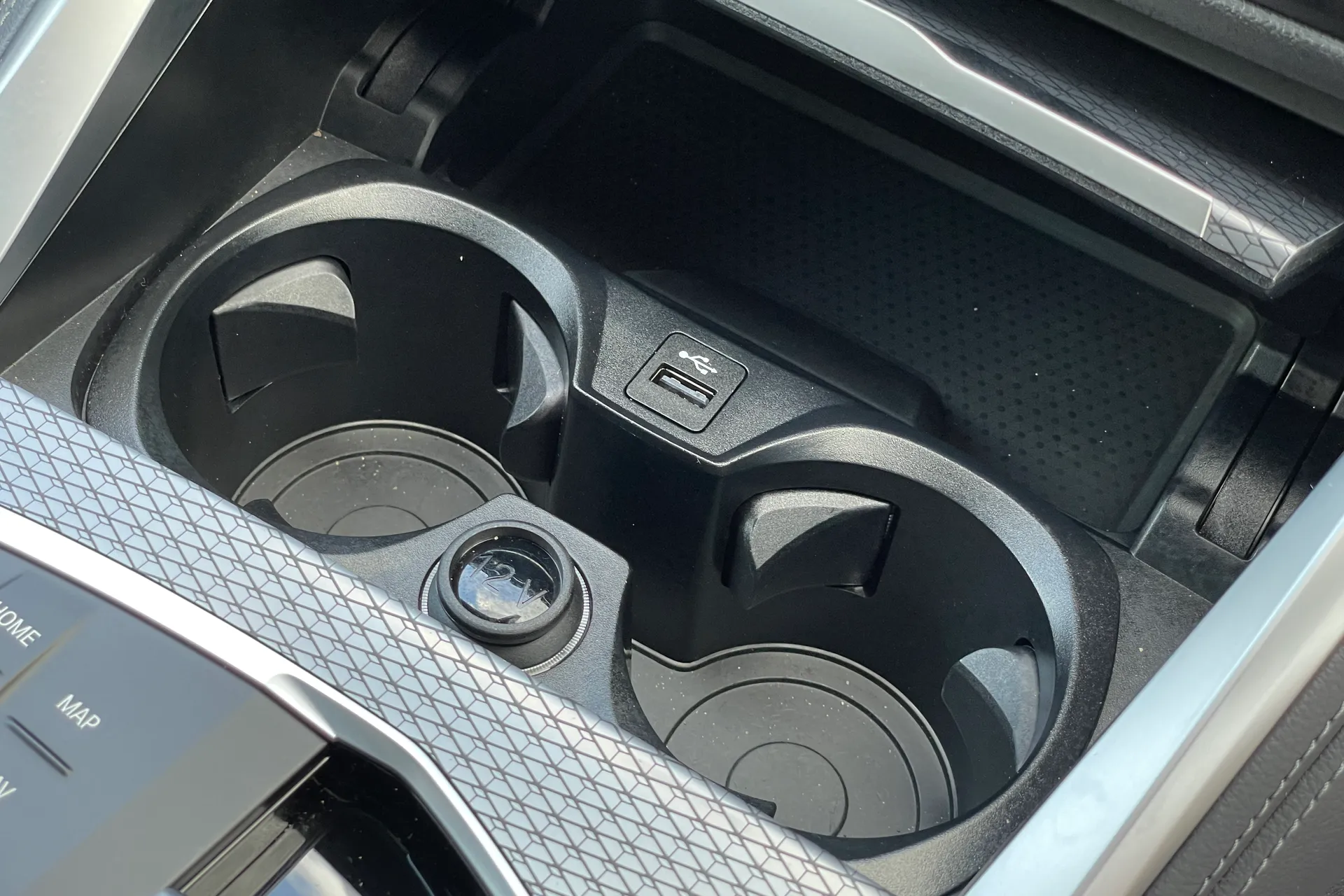 BMW I4 thumbnail image number 58