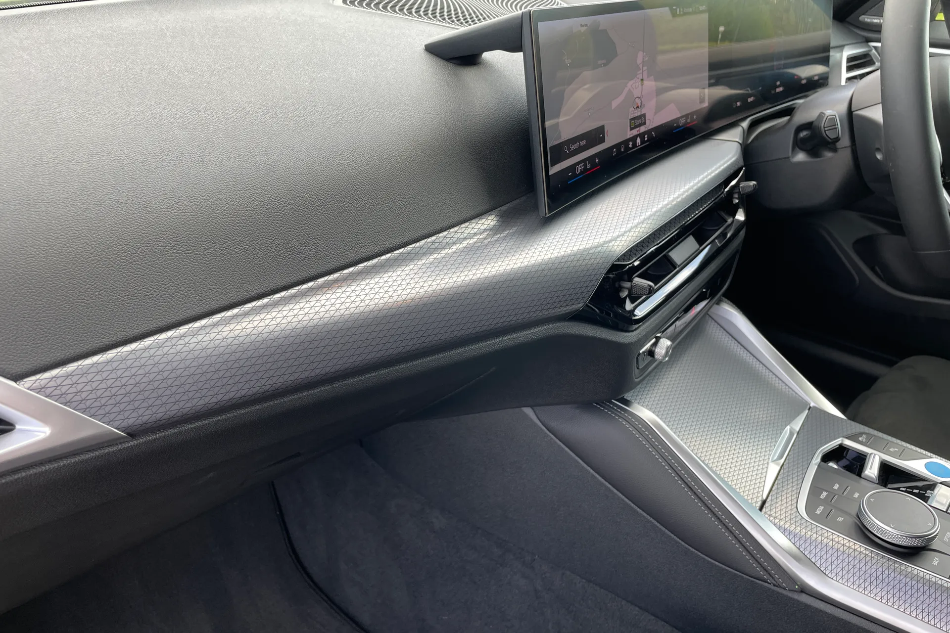 BMW I4 thumbnail image number 43