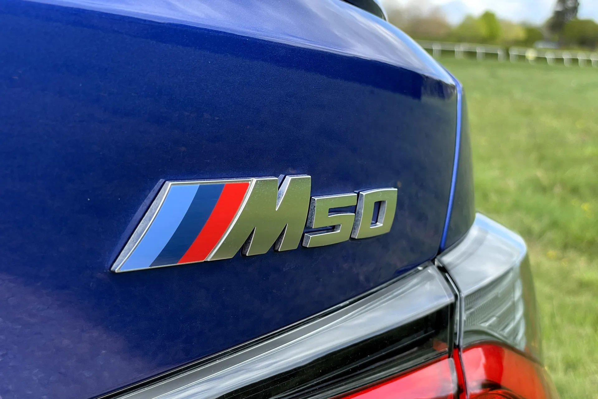 BMW I4 thumbnail image number 4