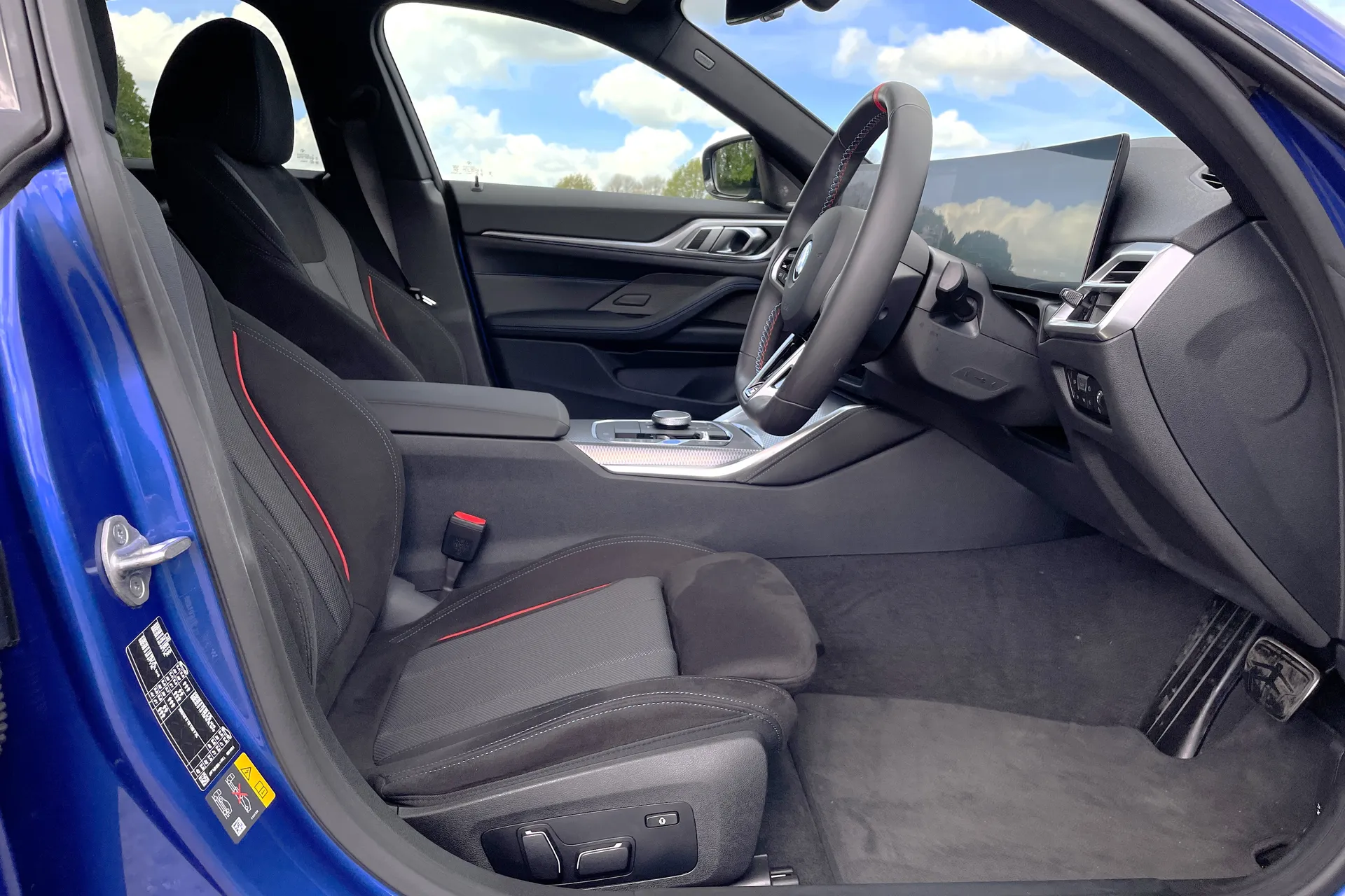 BMW I4 thumbnail image number 37