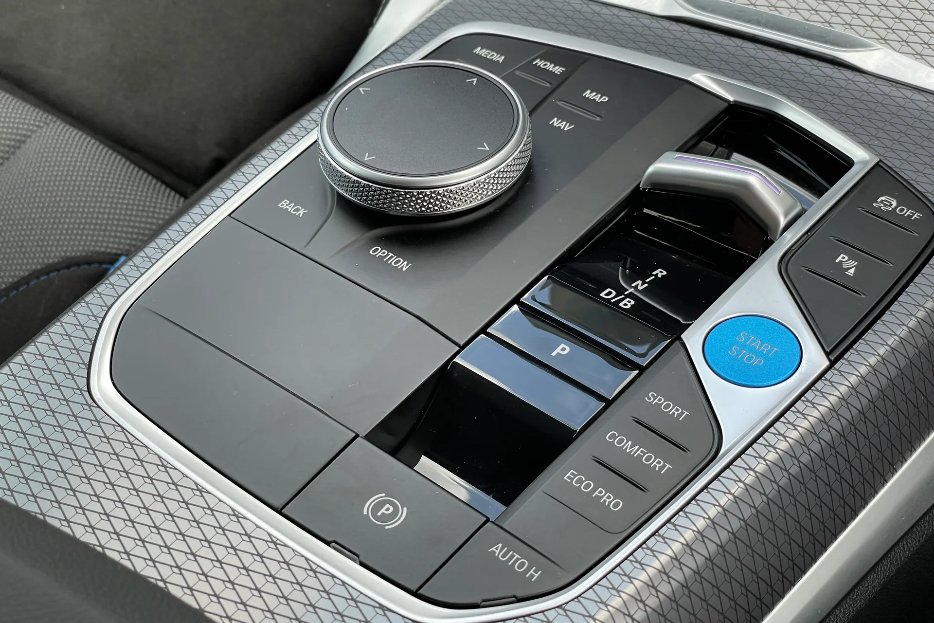BMW I4 thumbnail image number 21