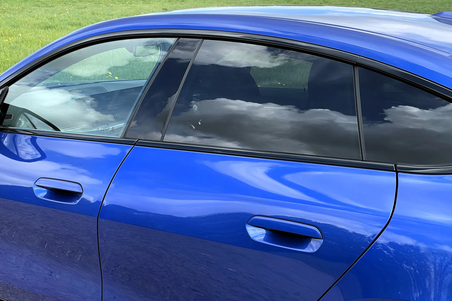 BMW I4 thumbnail image number 8