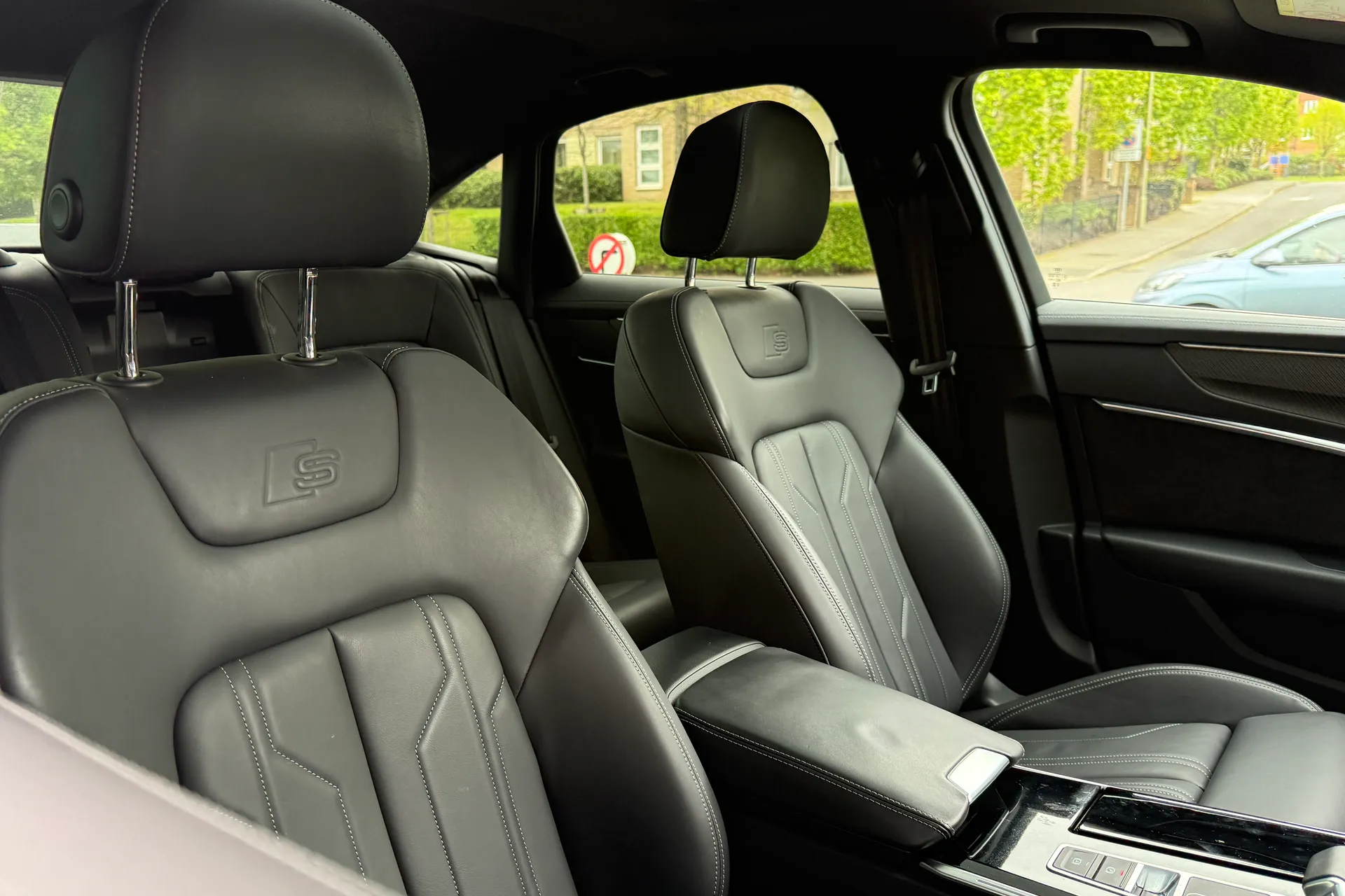 Audi A6 thumbnail image number 42