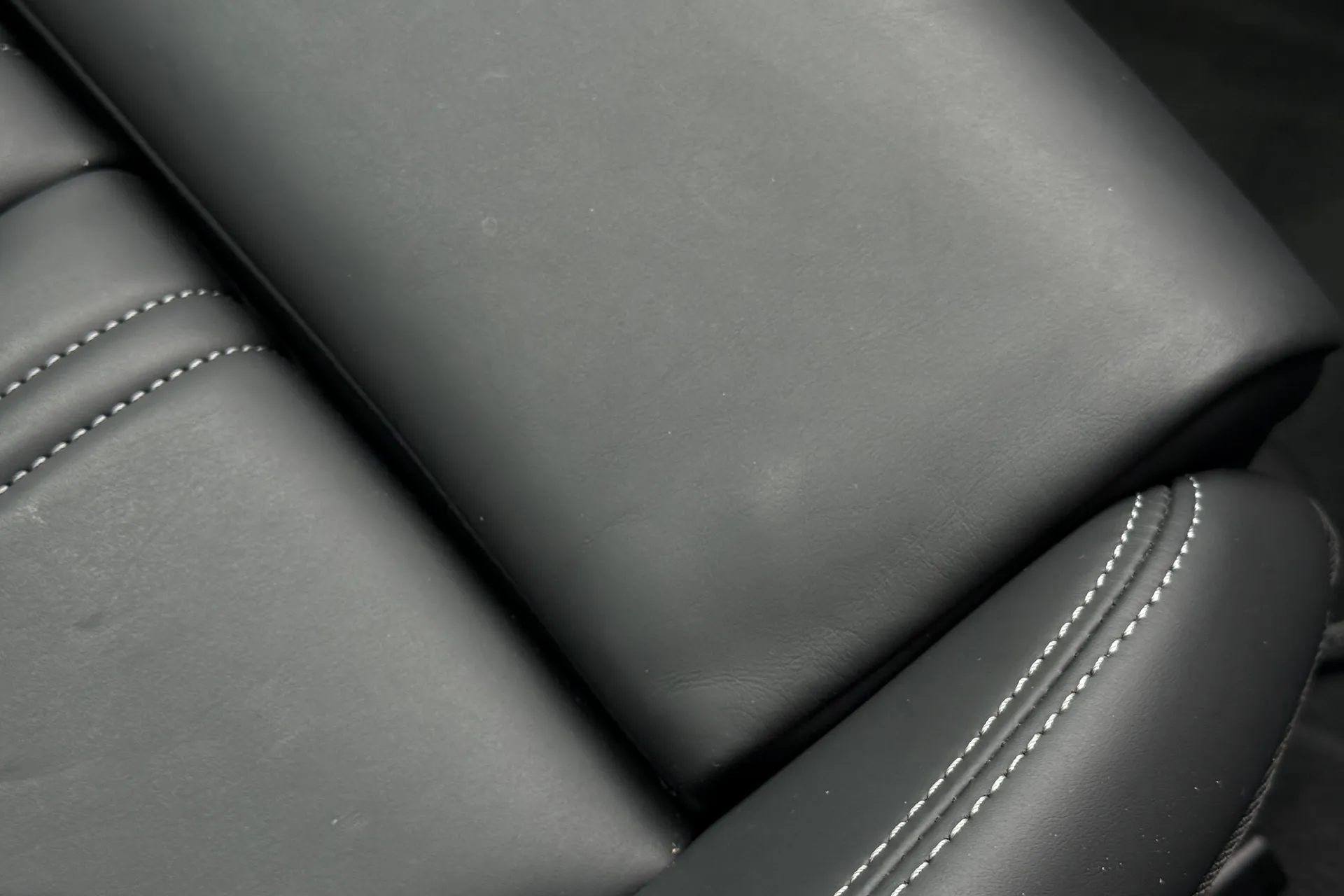 Audi A6 thumbnail image number 32