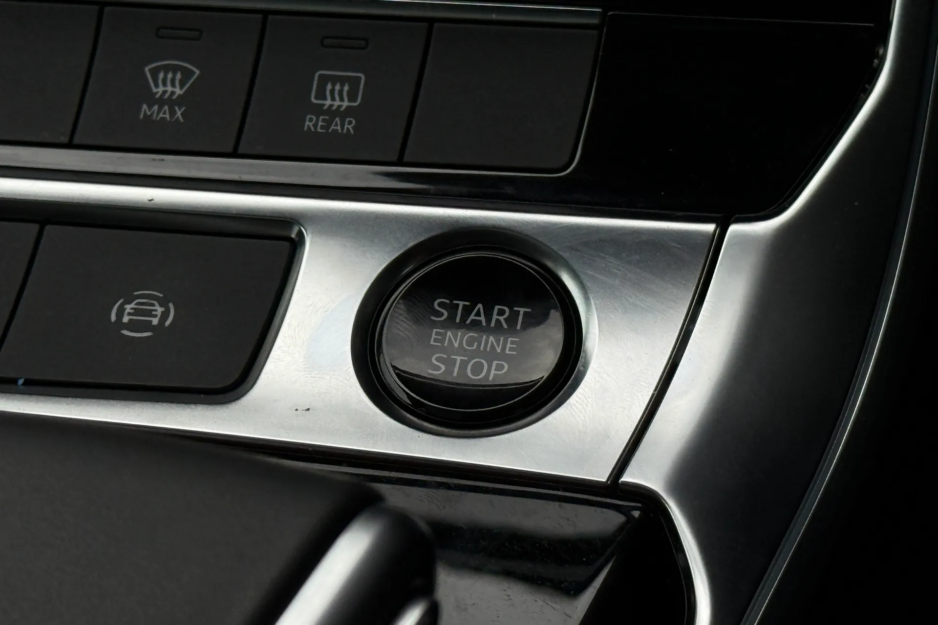 Audi A6 thumbnail image number 25