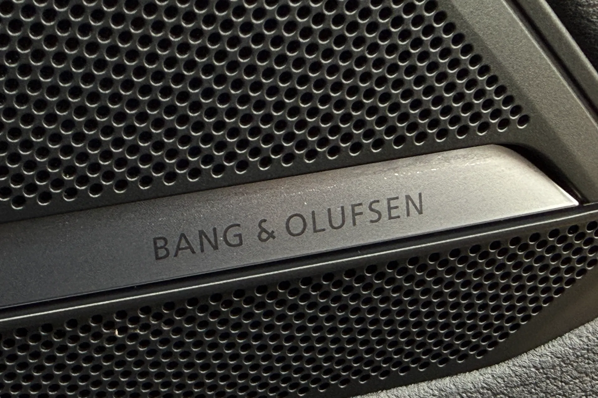 Audi A6 thumbnail image number 38