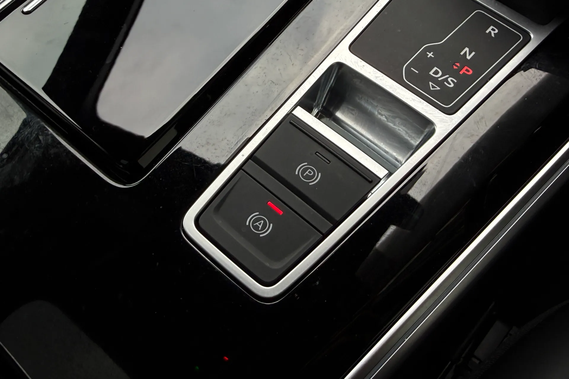 Audi A6 thumbnail image number 28