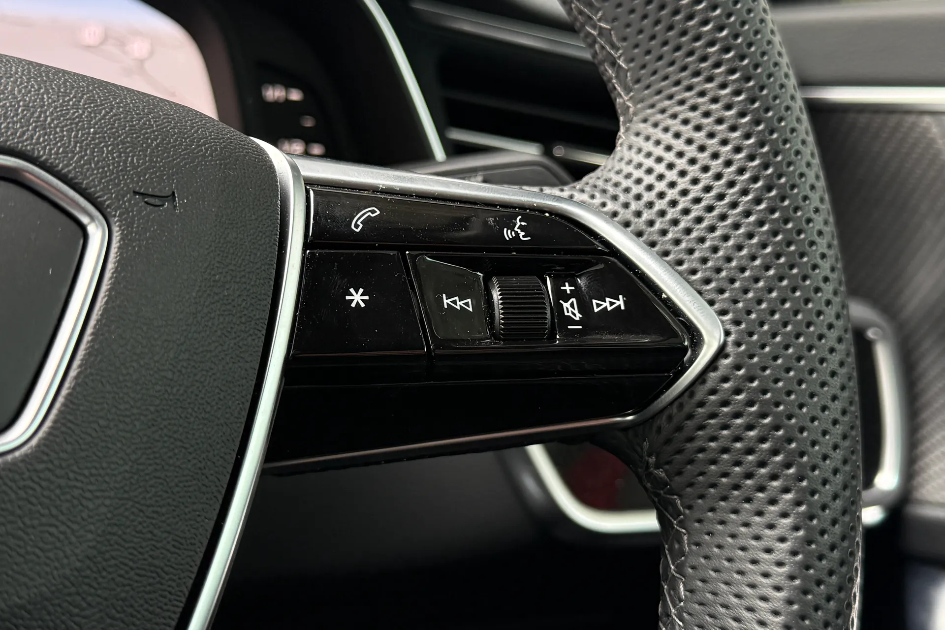 Audi A6 thumbnail image number 15