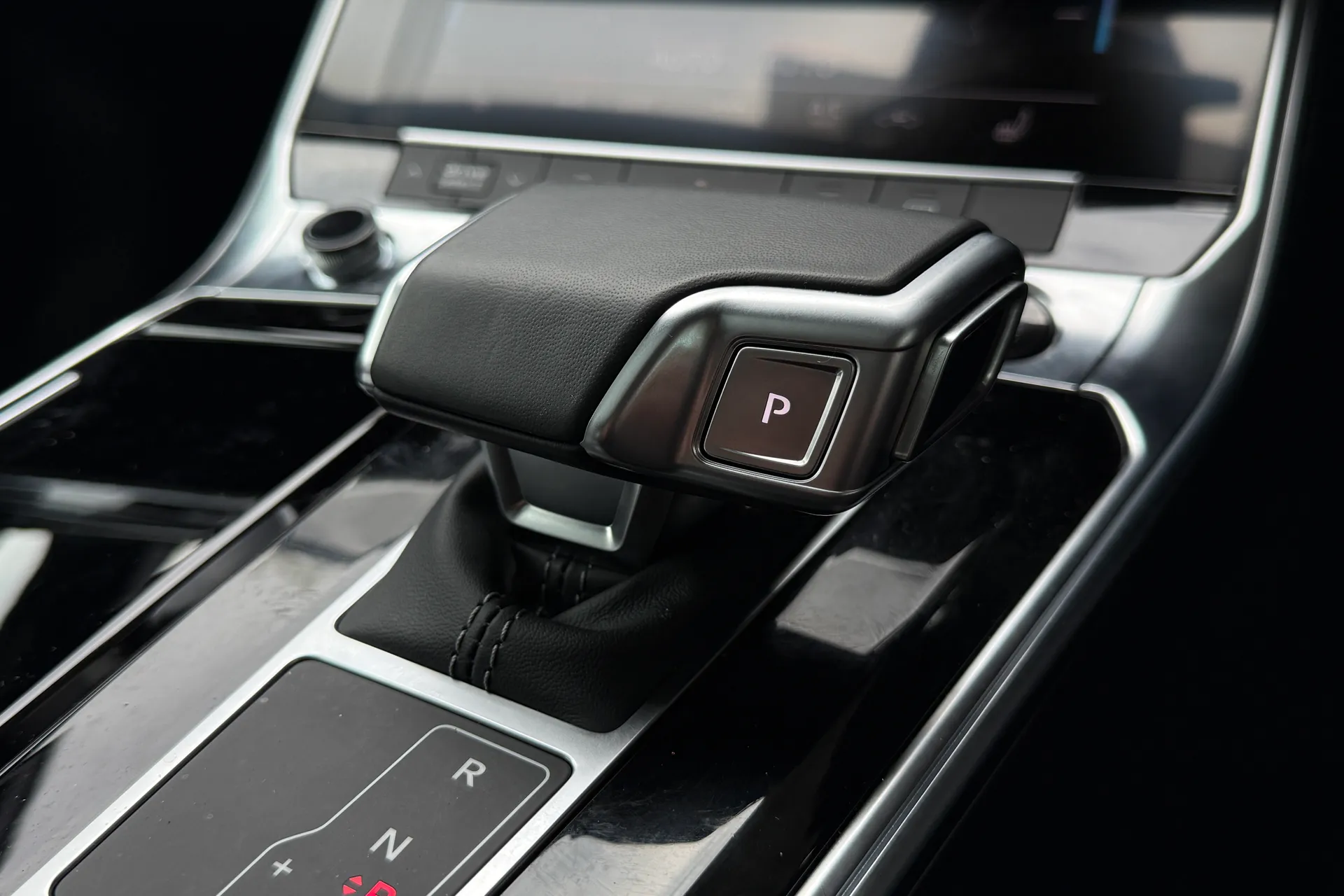 Audi A6 thumbnail image number 27