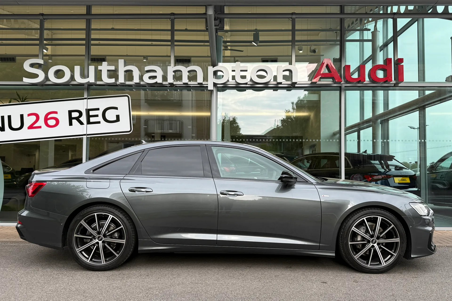 Audi A6 thumbnail image number 2