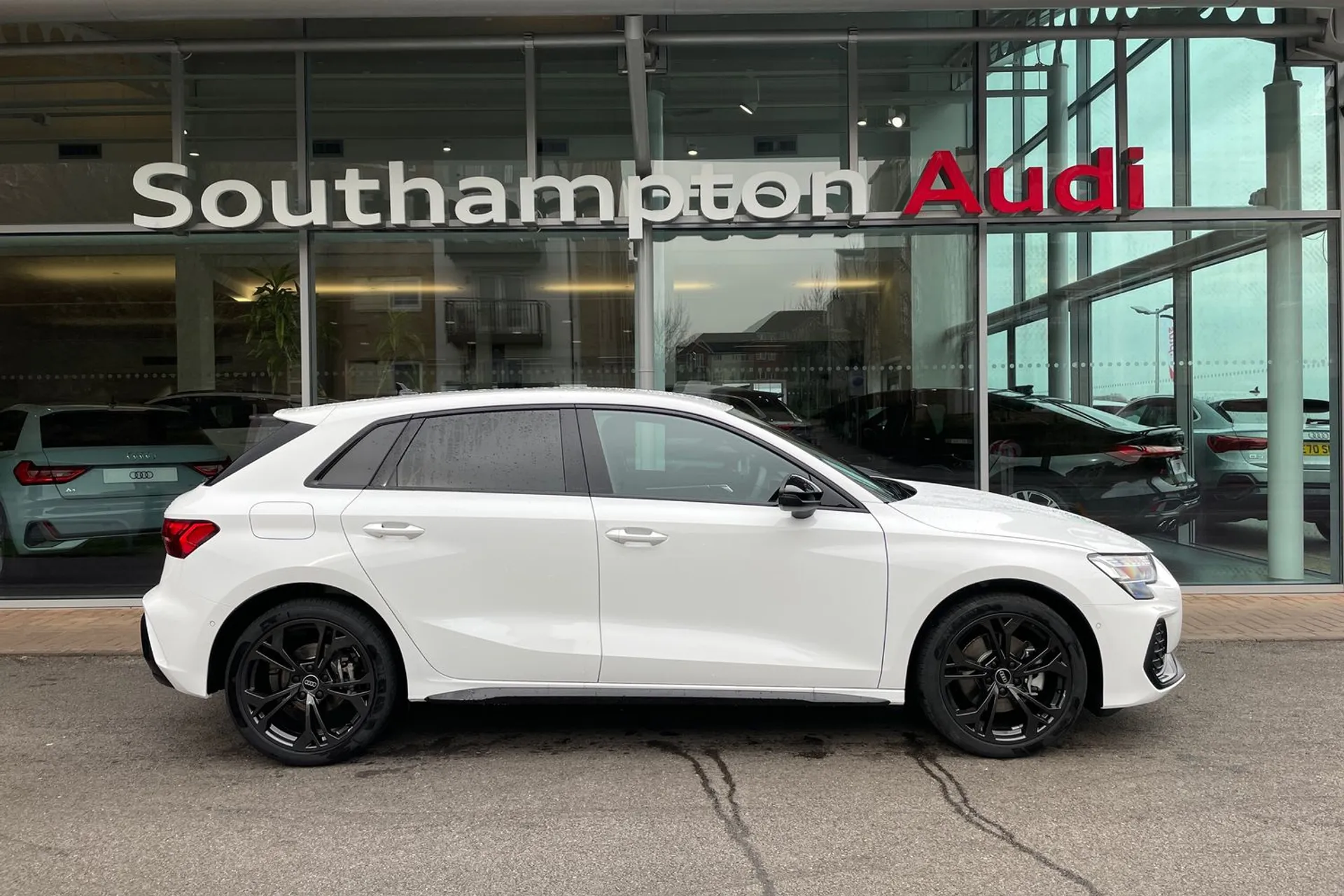 Audi A3 thumbnail image number 2