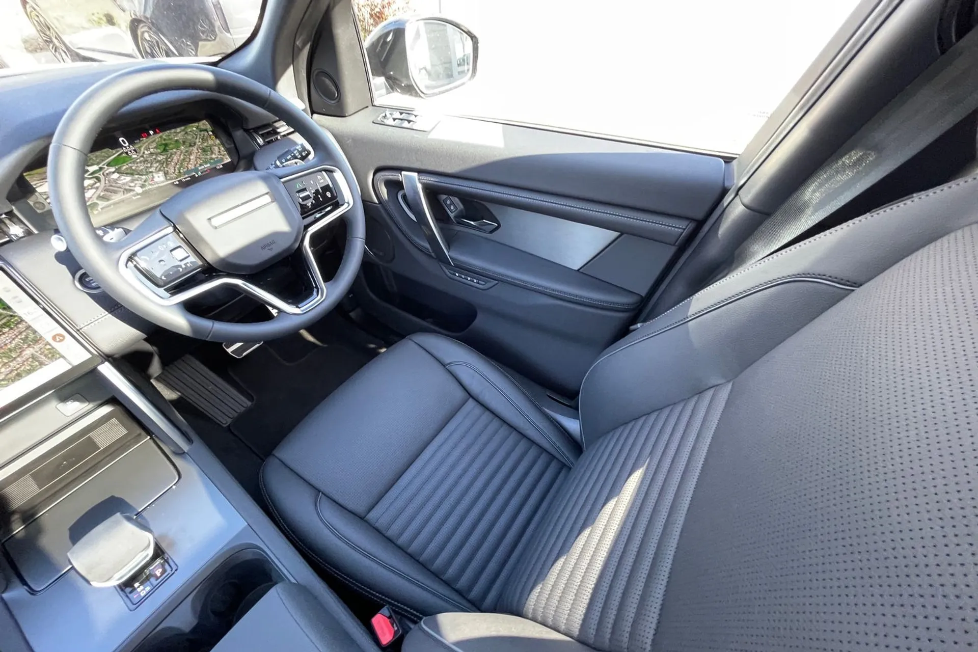 LAND ROVER DISCOVERY SPORT thumbnail image number 14