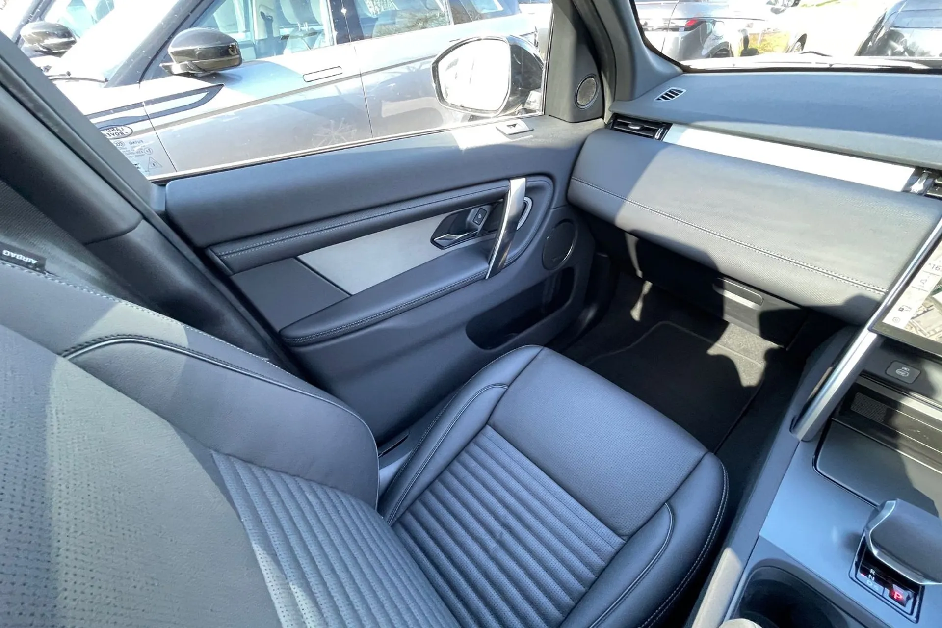 LAND ROVER DISCOVERY SPORT thumbnail image number 13