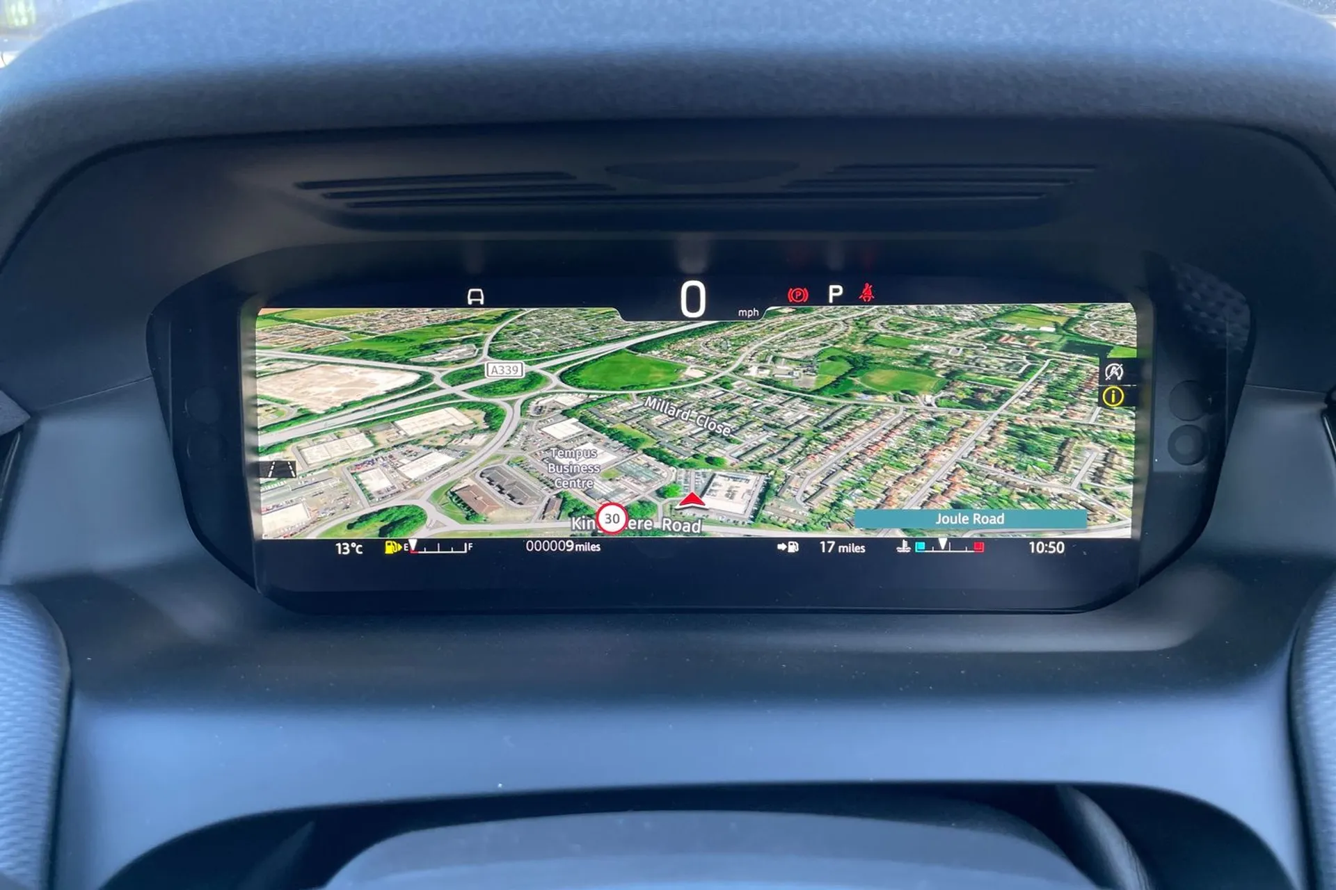 LAND ROVER DISCOVERY SPORT thumbnail image number 24