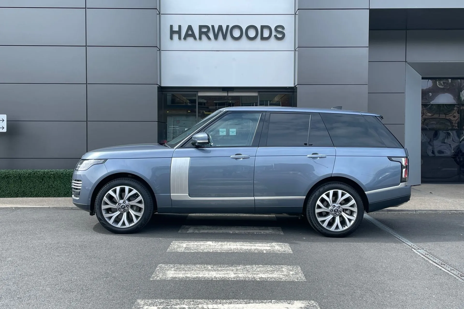 LAND ROVER RANGE ROVER thumbnail image number 10