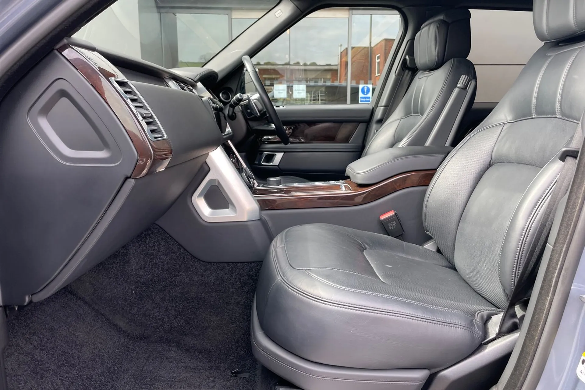 LAND ROVER RANGE ROVER thumbnail image number 43