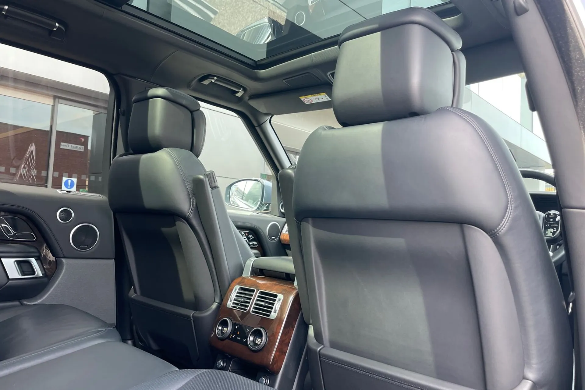 LAND ROVER RANGE ROVER thumbnail image number 40