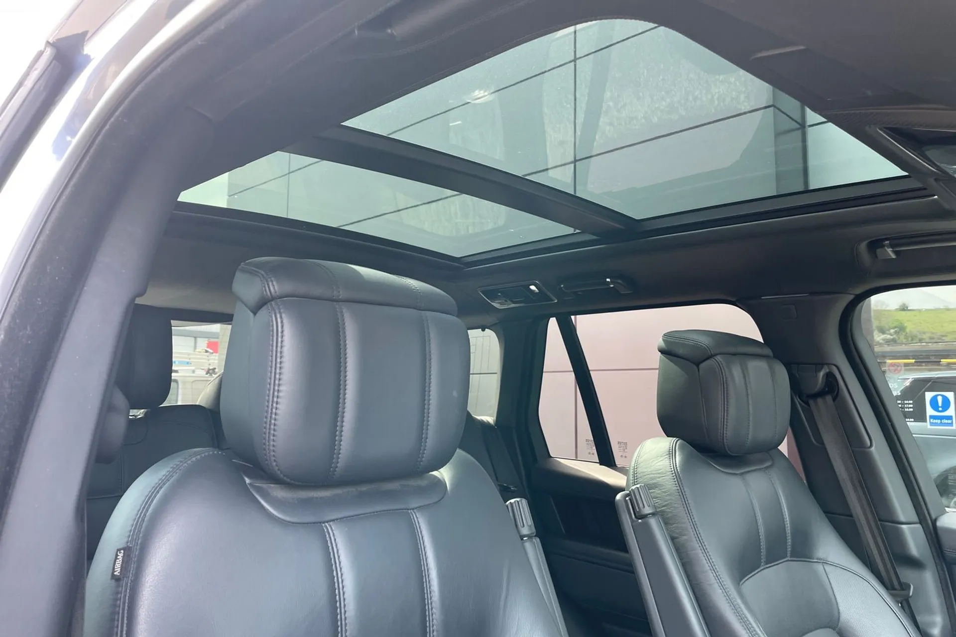 LAND ROVER RANGE ROVER thumbnail image number 8