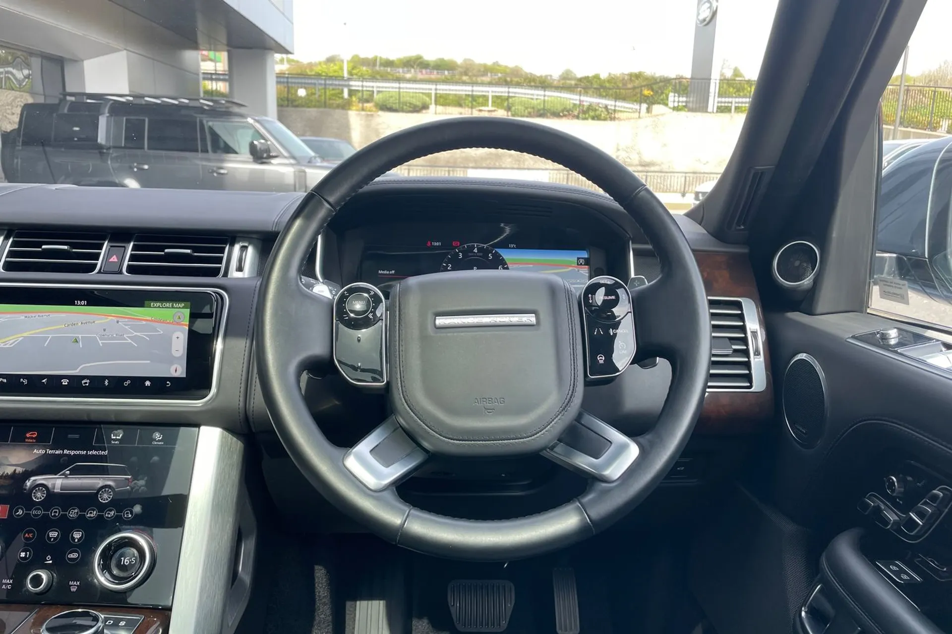 LAND ROVER RANGE ROVER thumbnail image number 48
