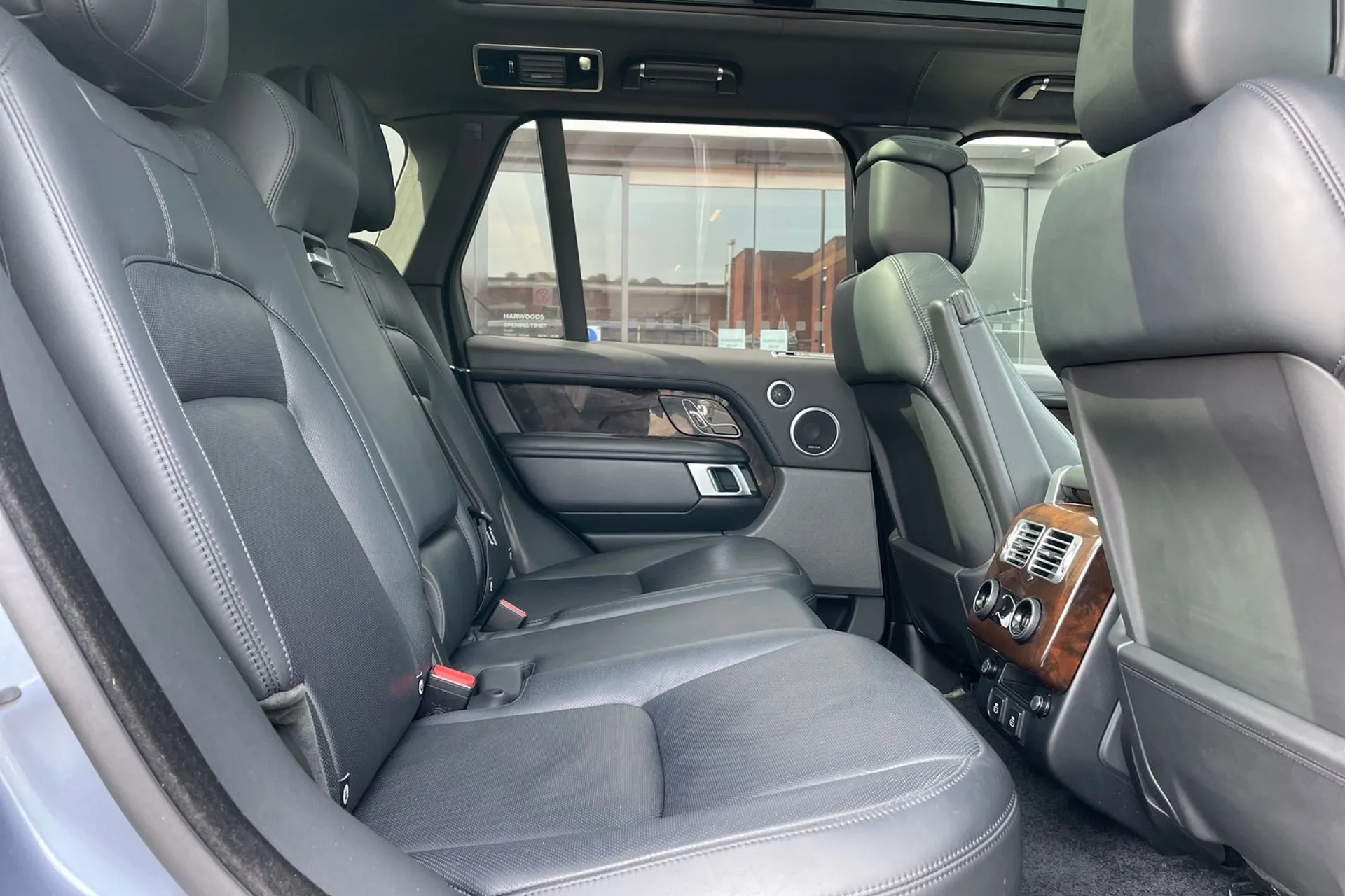 LAND ROVER RANGE ROVER thumbnail image number 25