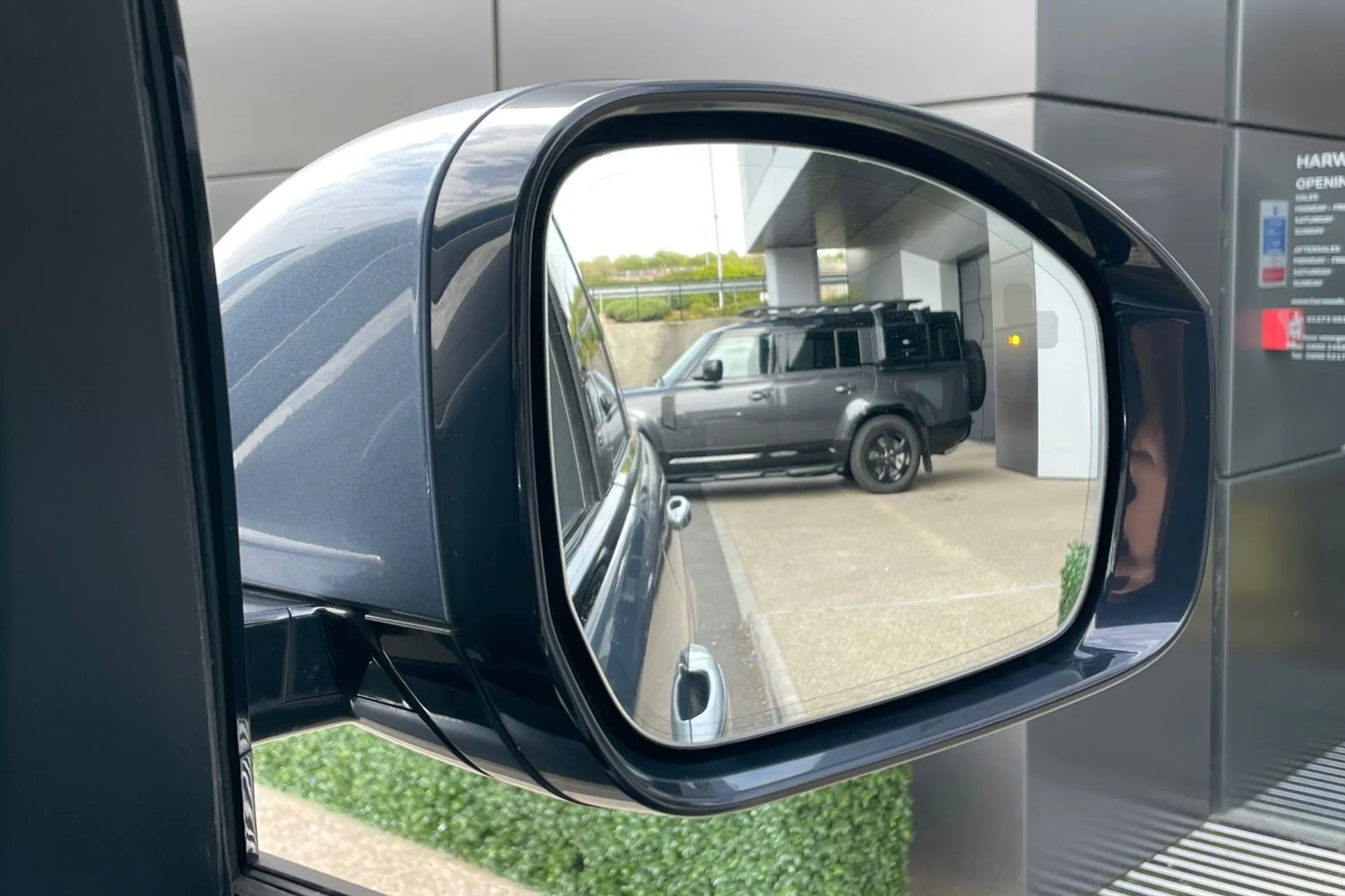 LAND ROVER RANGE ROVER thumbnail image number 11
