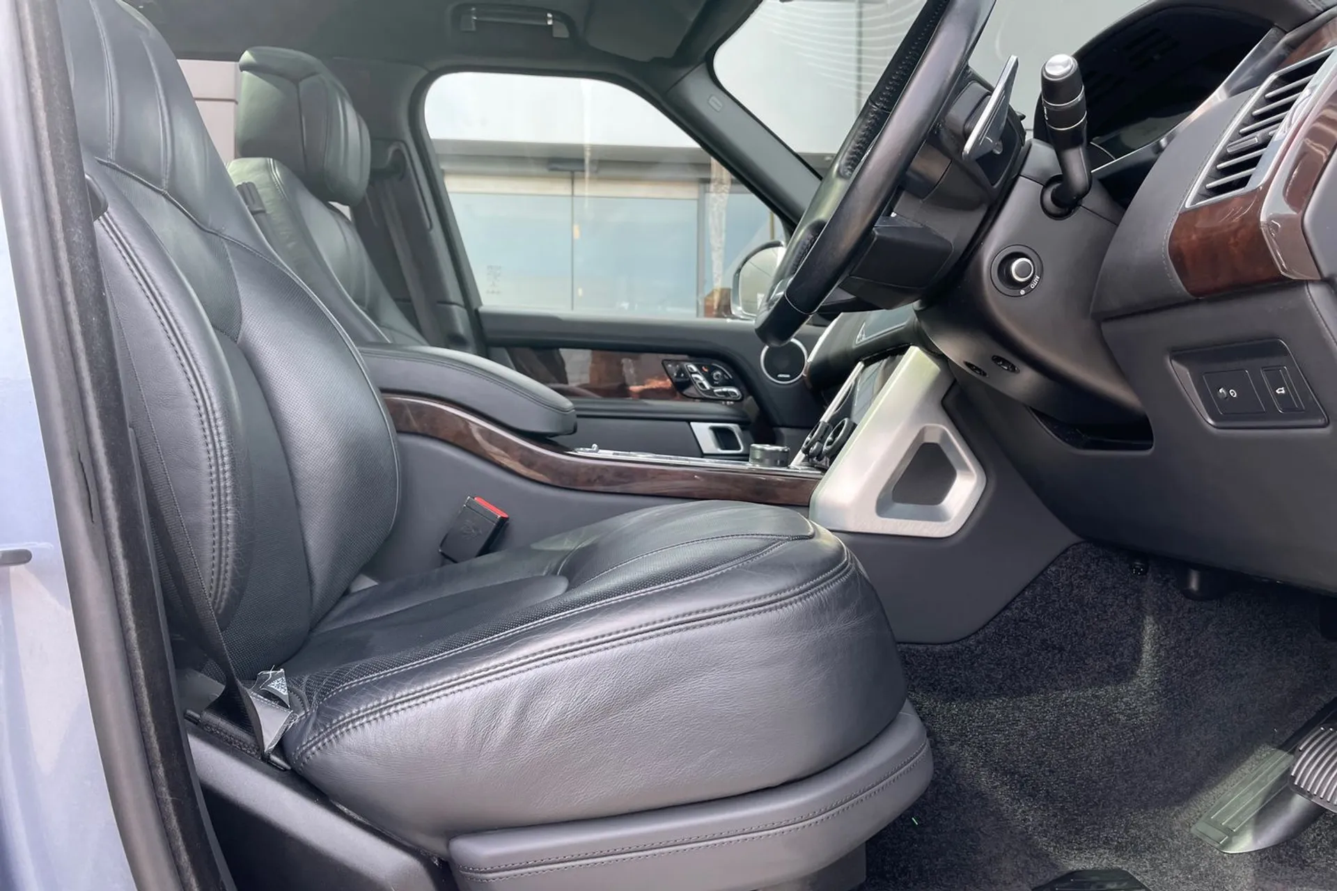LAND ROVER RANGE ROVER thumbnail image number 21