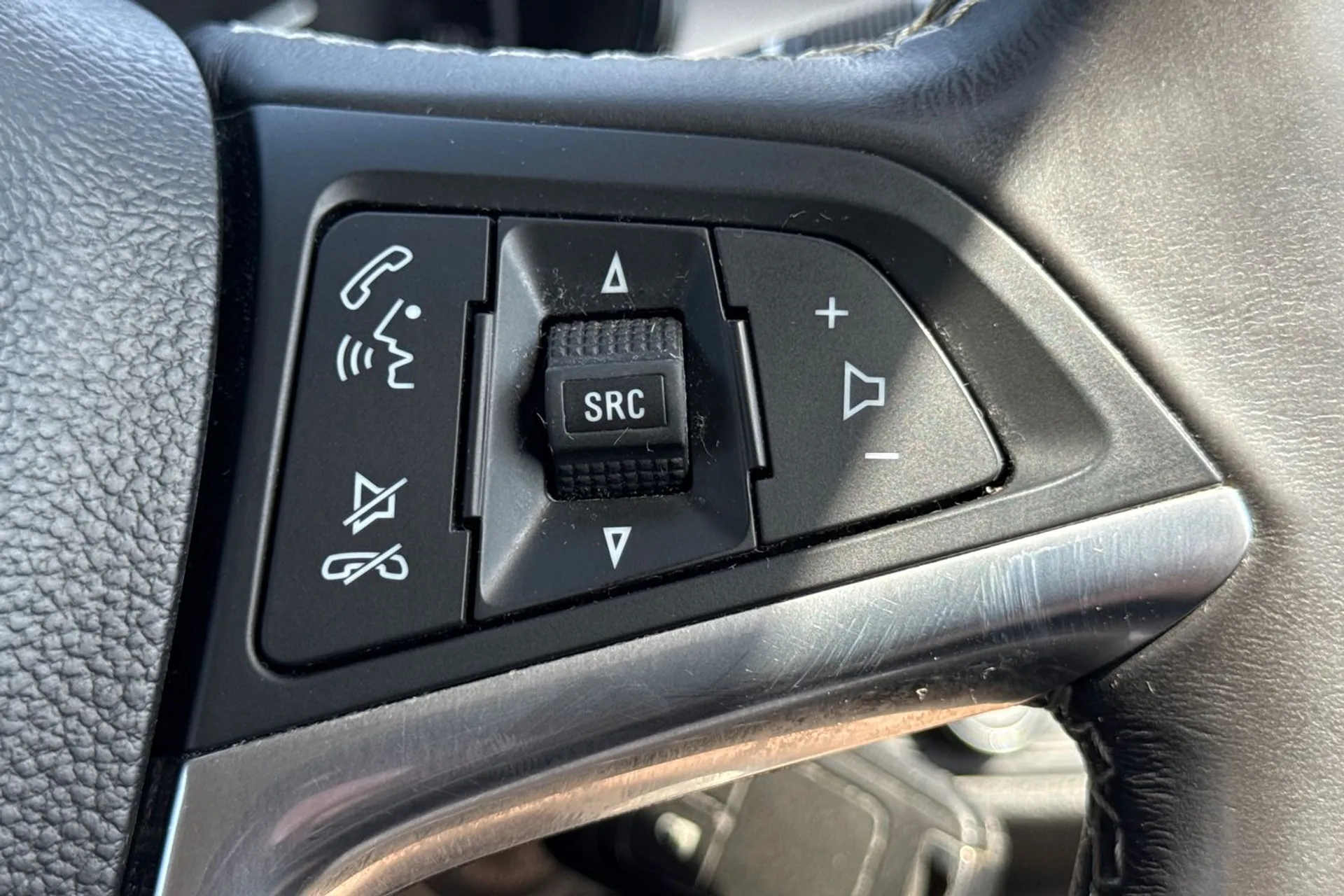 VAUXHALL MOKKA X thumbnail image number 18