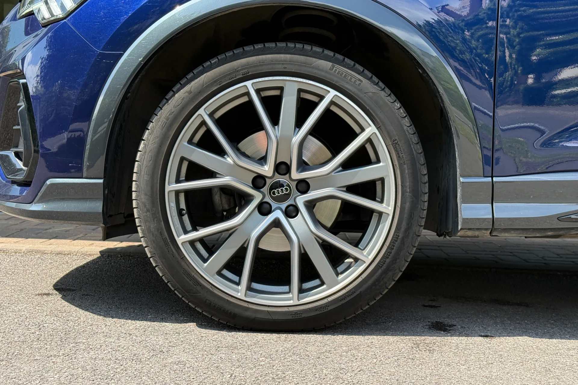 Audi Q3 thumbnail image number 9