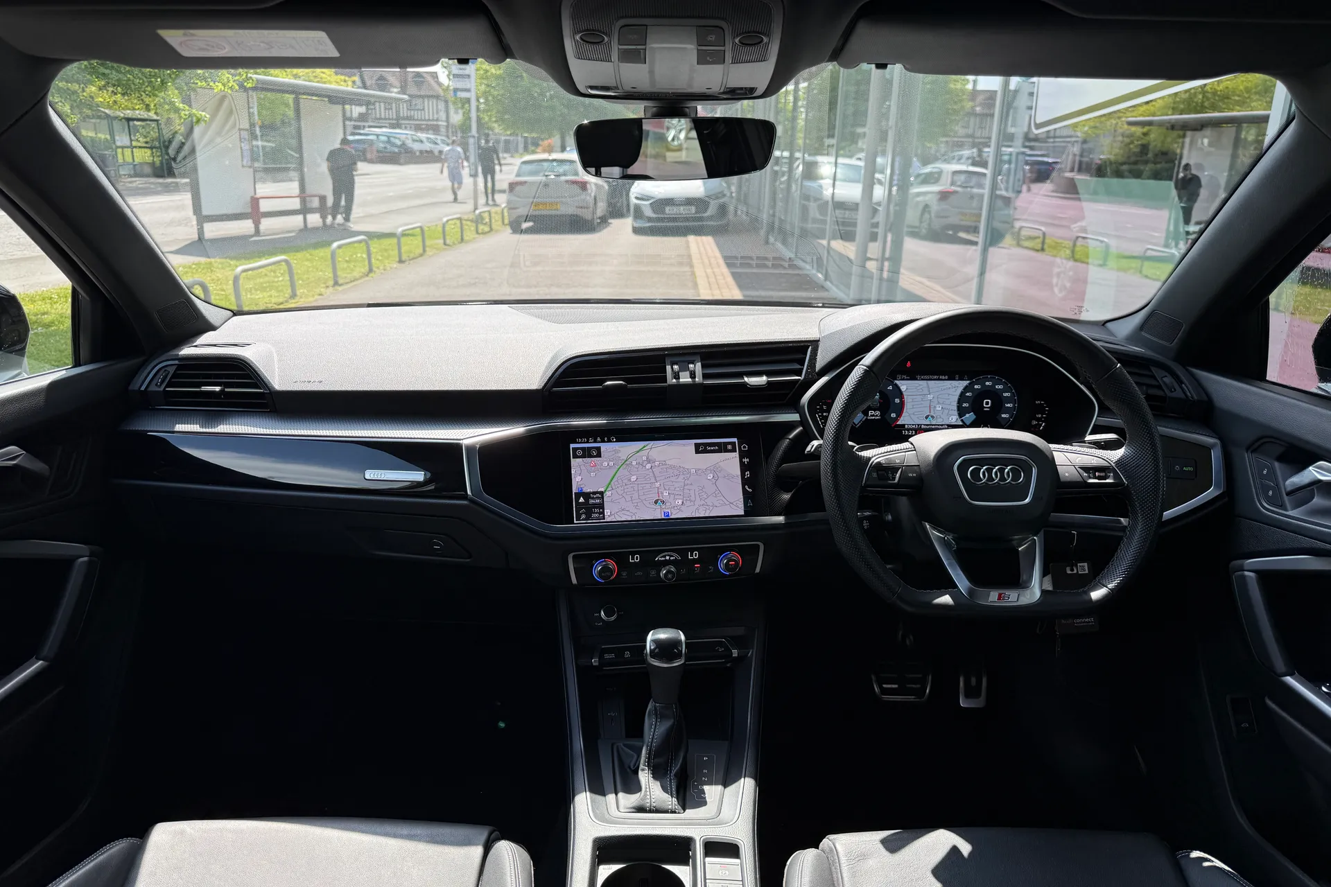 Audi Q3 thumbnail image number 3