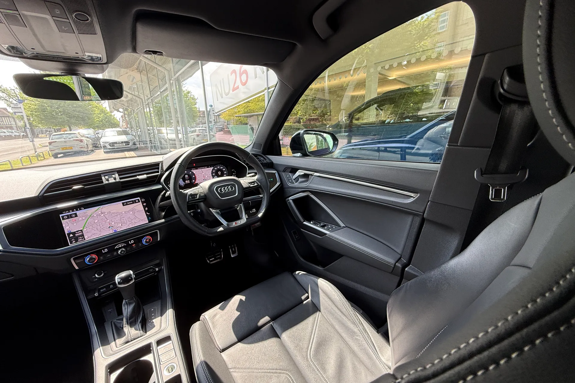 Audi Q3 thumbnail image number 41