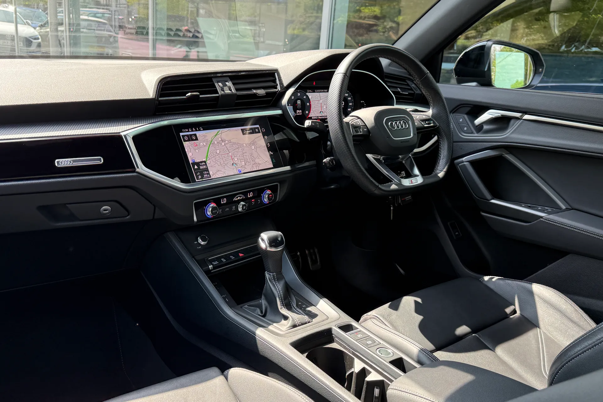 Audi Q3 thumbnail image number 52