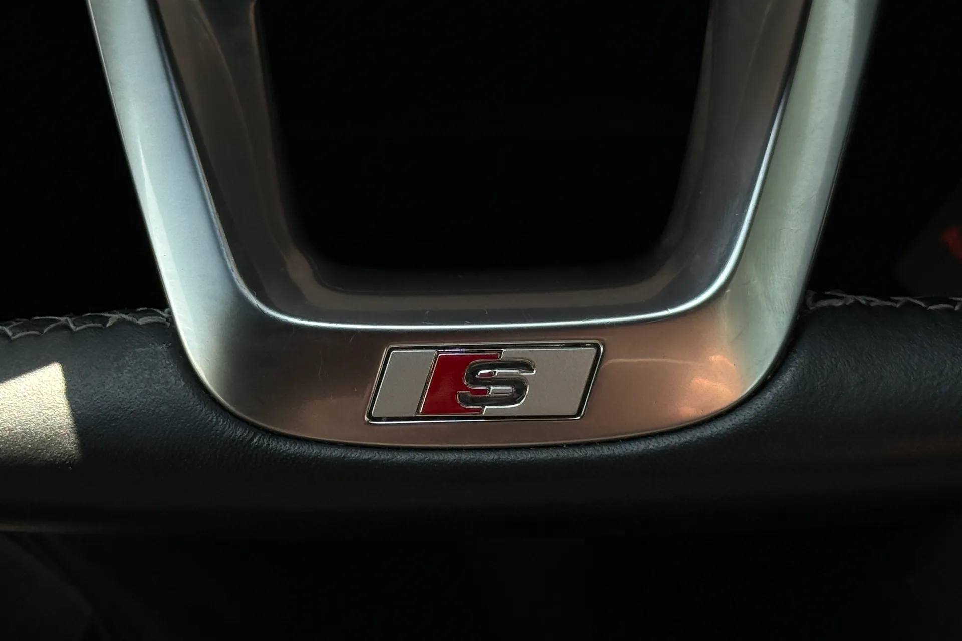 Audi Q3 thumbnail image number 28