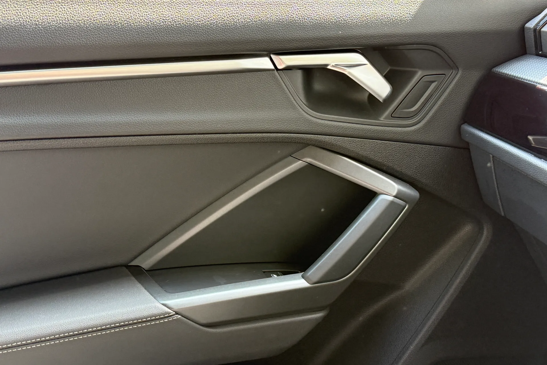 Audi Q3 thumbnail image number 25