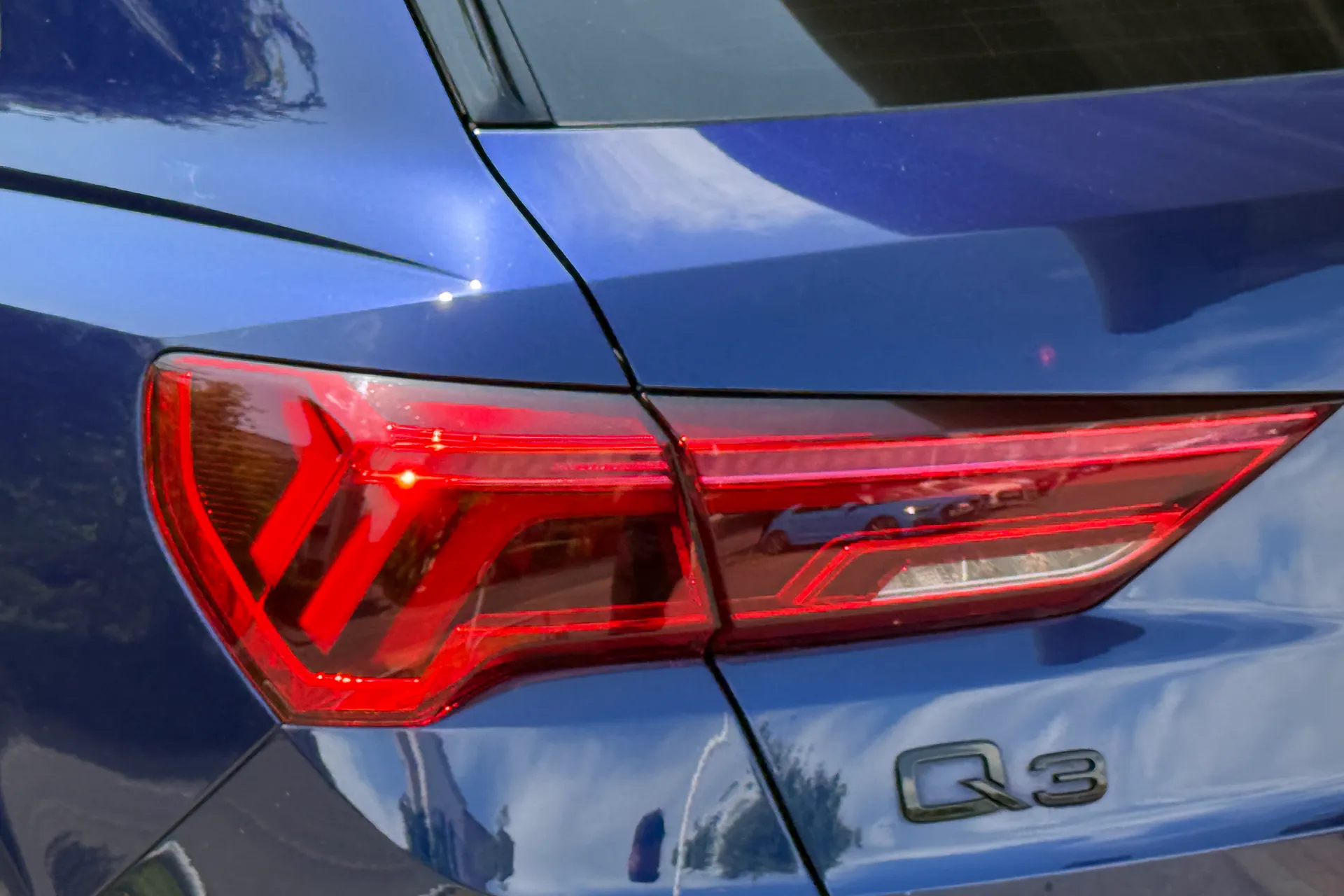 Audi Q3 thumbnail image number 45