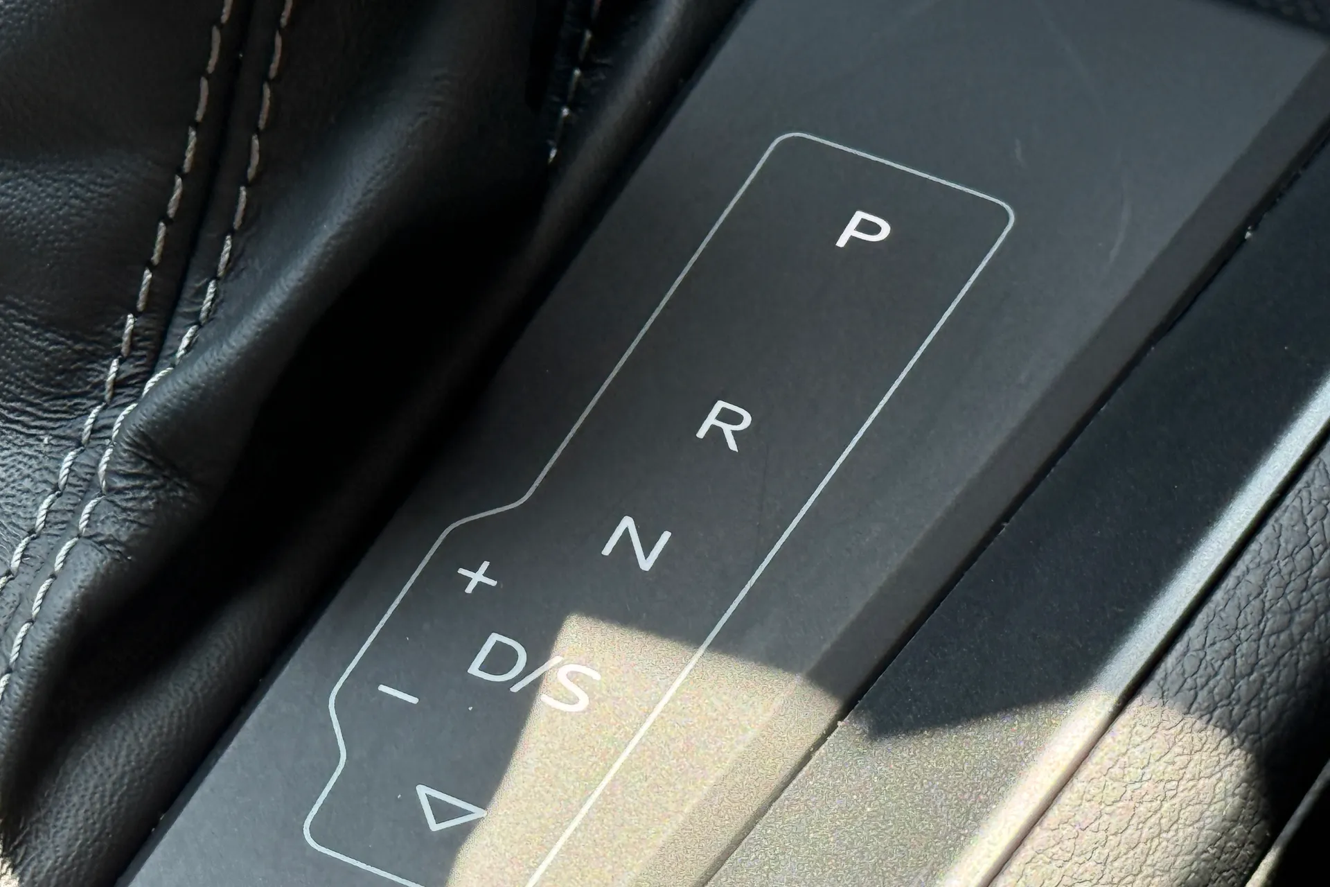 Audi Q3 thumbnail image number 21