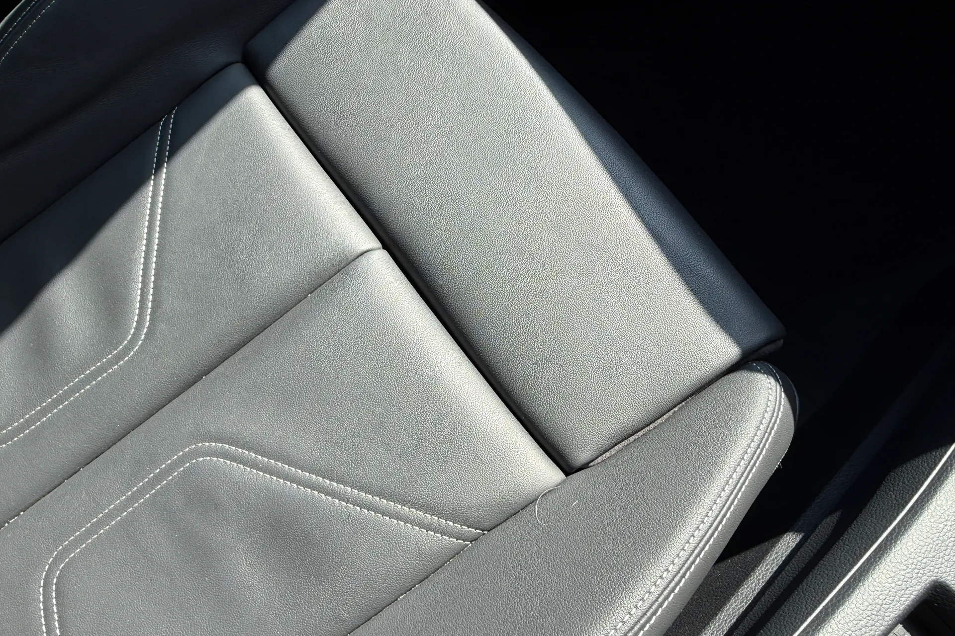 Audi Q3 thumbnail image number 23