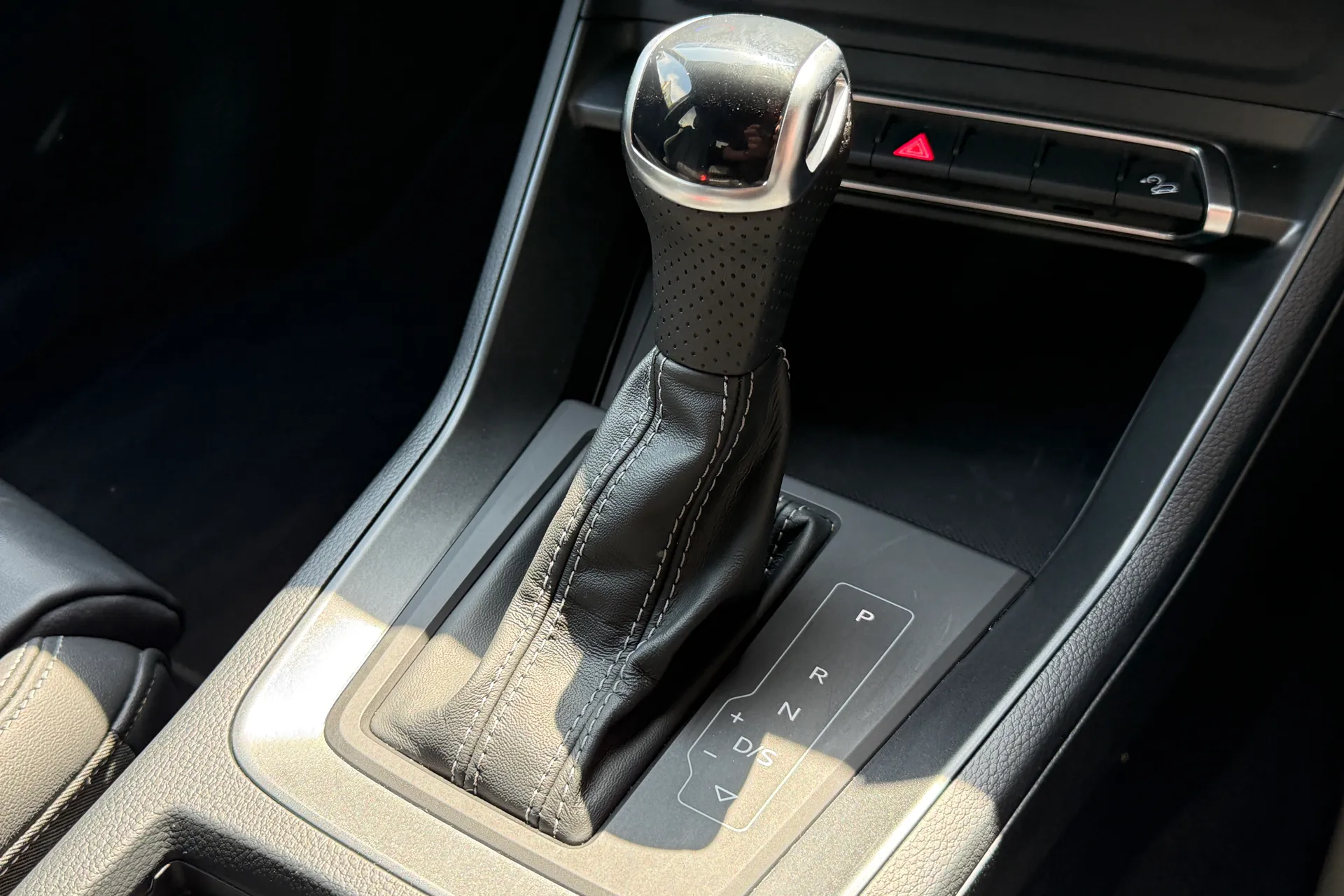 Audi Q3 thumbnail image number 22