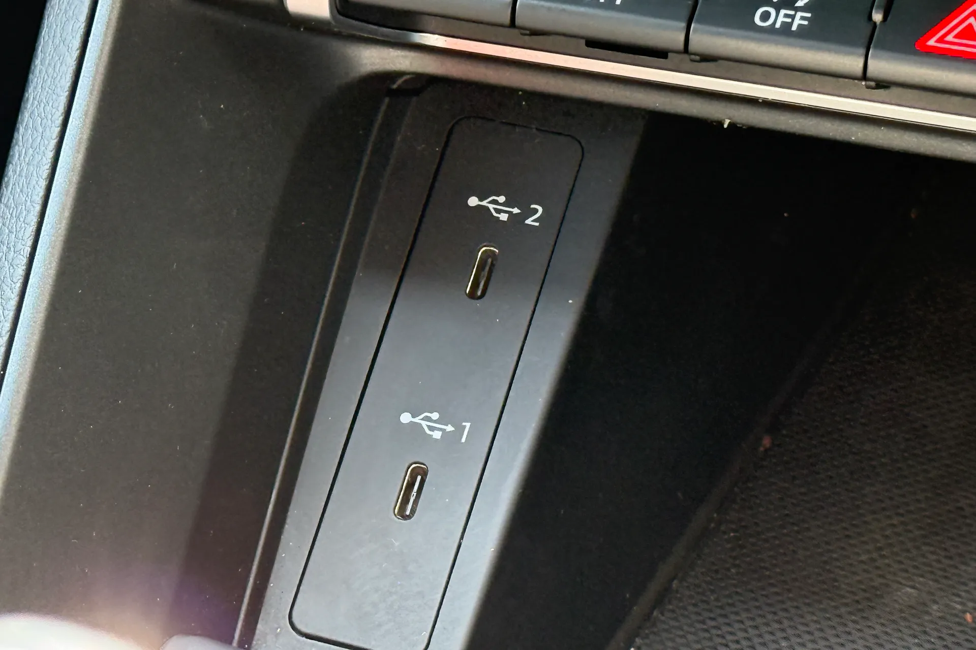 Audi Q3 thumbnail image number 20