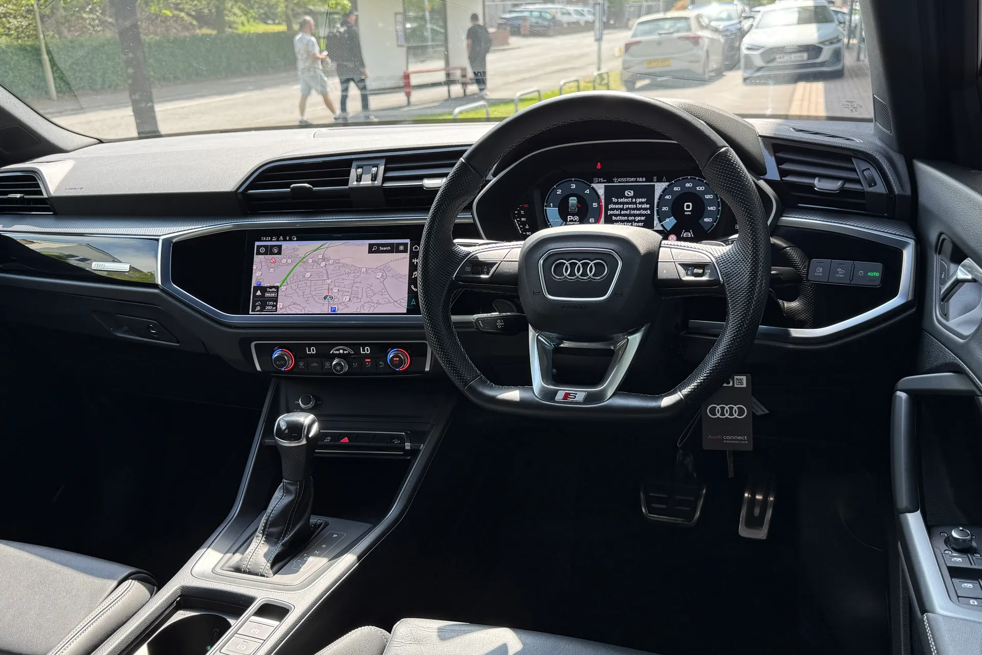 Audi Q3 thumbnail image number 36