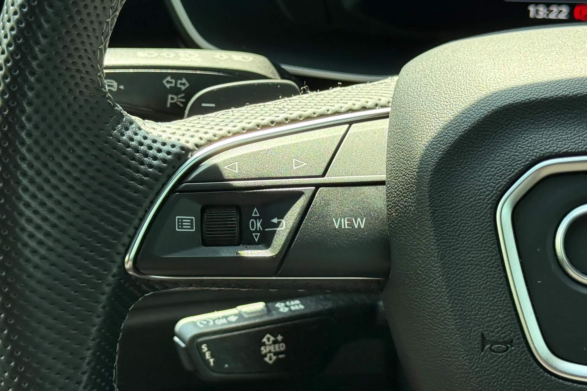 Audi Q3 thumbnail image number 27