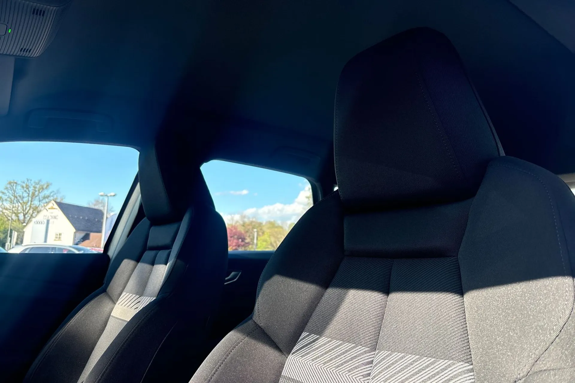 Audi Q4 thumbnail image number 29