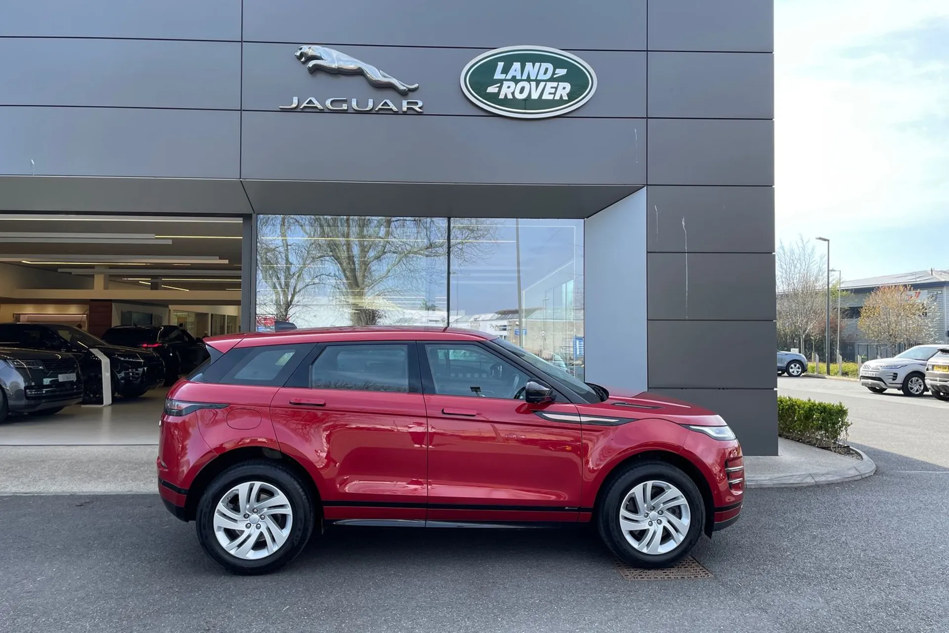 LAND ROVER RANGE ROVER EVOQUE thumbnail image number 2