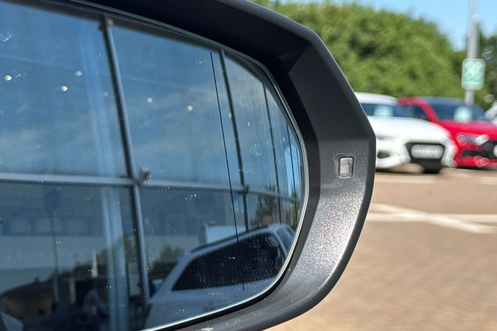 Audi Q3 thumbnail image number 48
