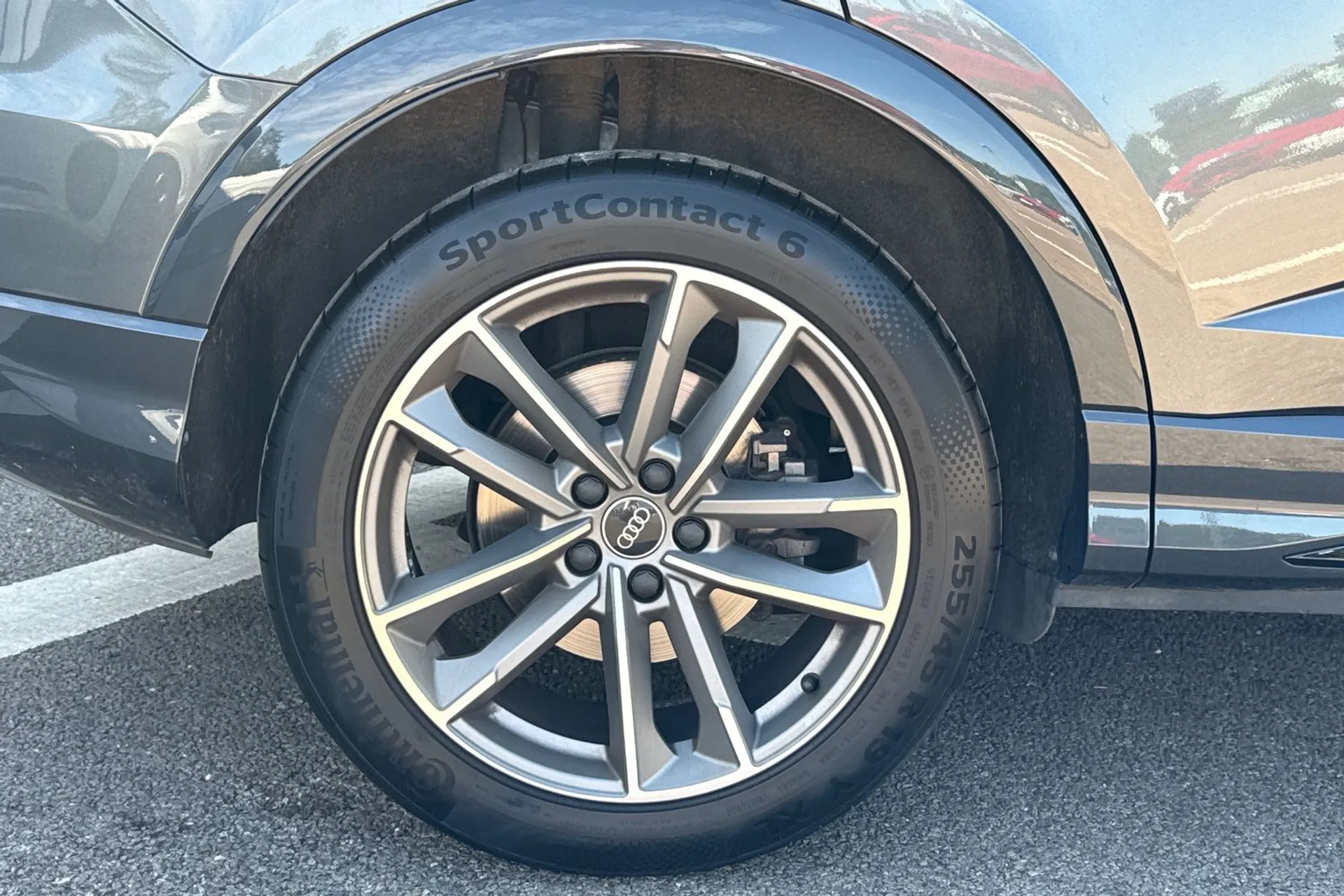 Audi Q3 thumbnail image number 12