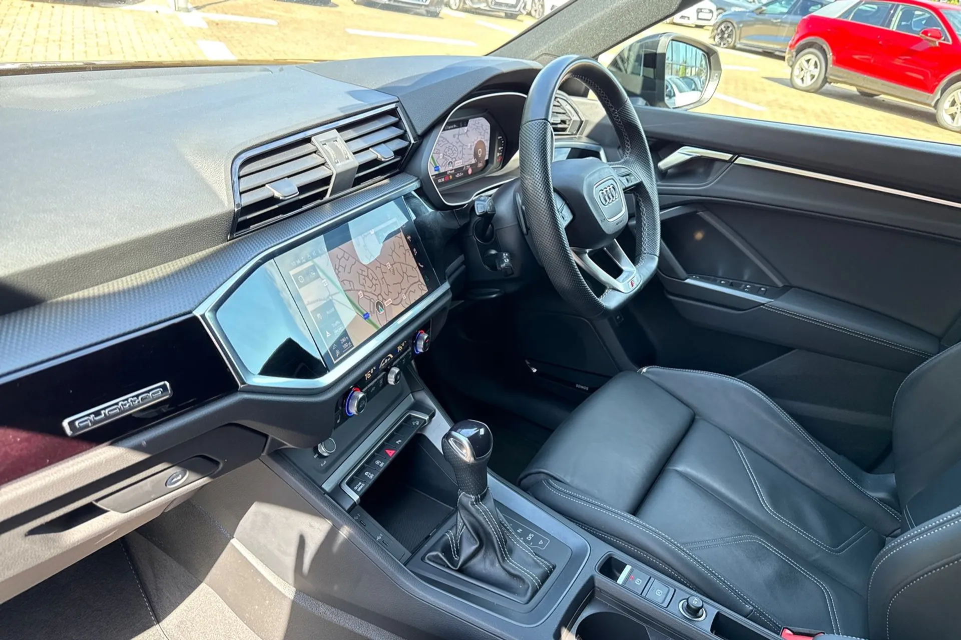 Audi Q3 thumbnail image number 26